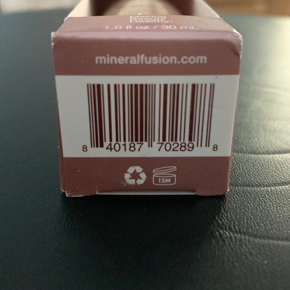 Full Coverage Mineral Fusión Foundation - Picture 4 of 4